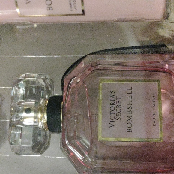 NWB Victoria Secret Bombshell Luxe Fragrance Gift Box 1.7oz perfume 3piece Set - Picture 6 of 7